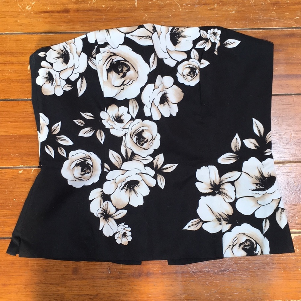 White House Black Market corset size 6